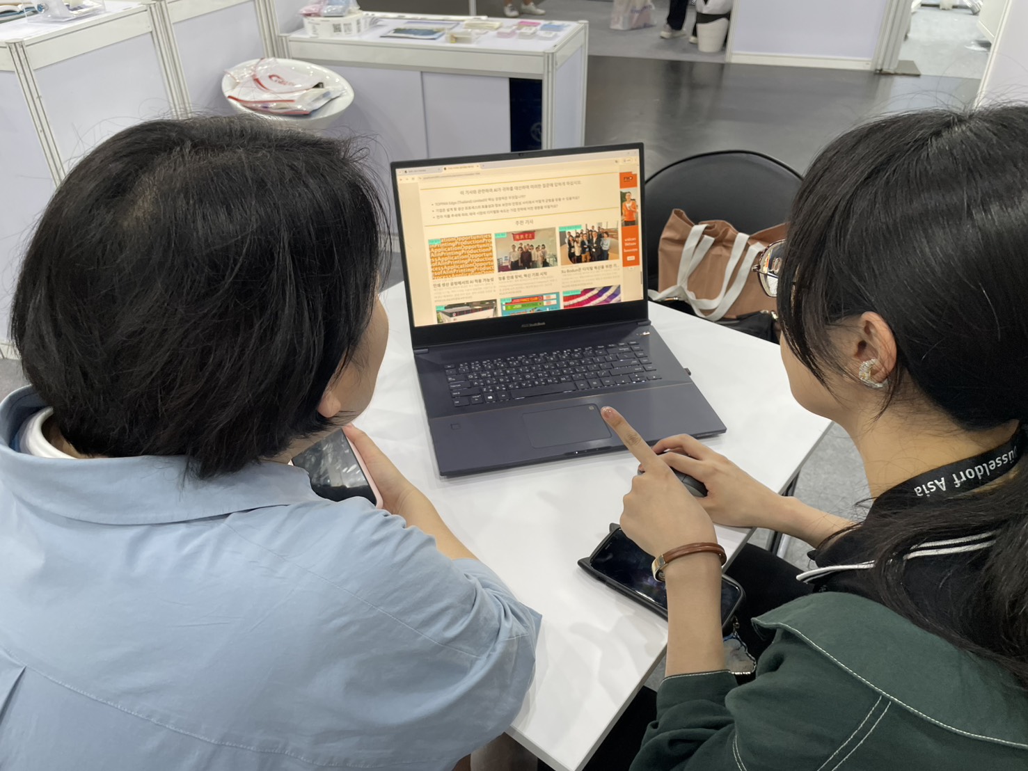 設計印象AI對話式閱讀首度亮相曼谷展
